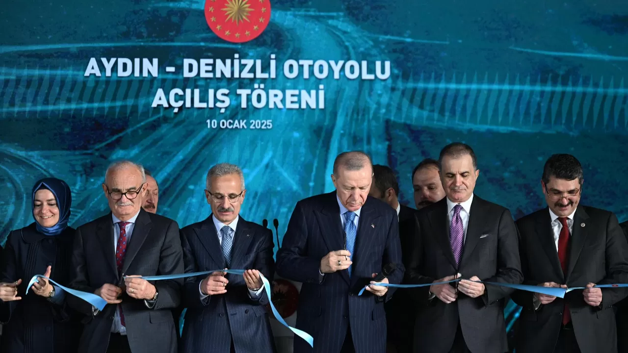 Aydın-Denizli Otoyolu'nun açılış töreni görkemli bir şekilde yapıldı.