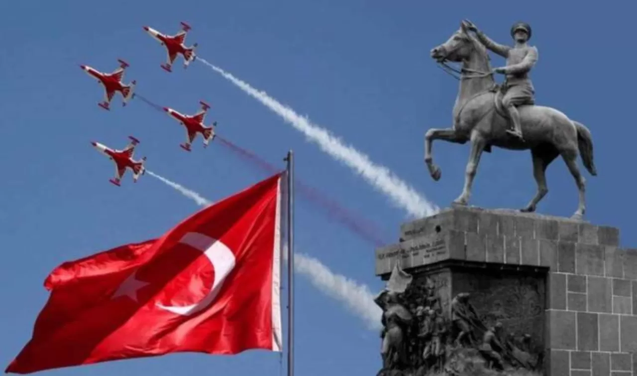 Ege'nin İncisi İzmir'de Öne Çıkan Sektörler: Sanayi, Tarım ve Teknoloji Lider Konumda!