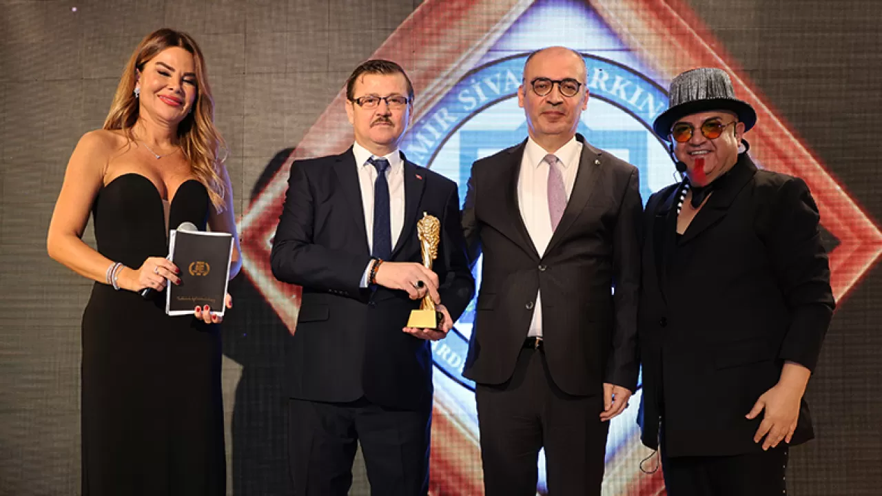 İzmir'deki Sivaslılar Derneği, 2024 Yılı En İyi Dernek Ödülü'nü Kazandı!