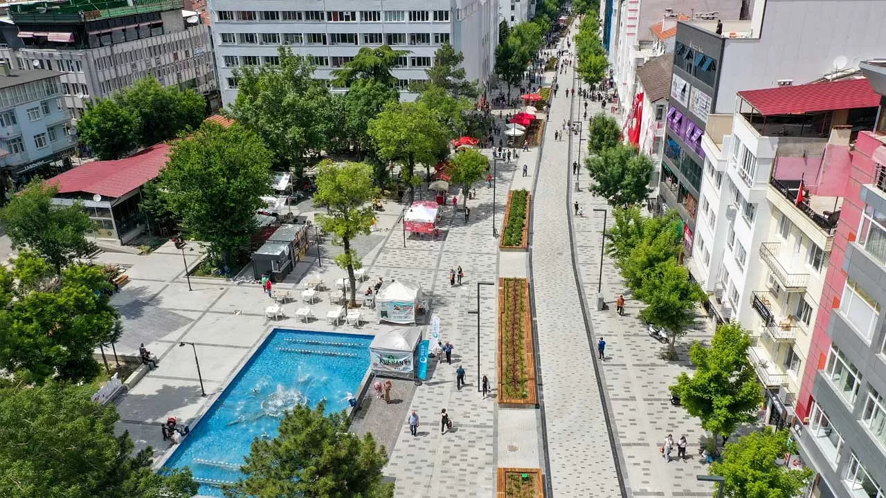 Uşak'ta Baharın Müjdecisi: Sıcaklıklar Aniden Yükseliyor!