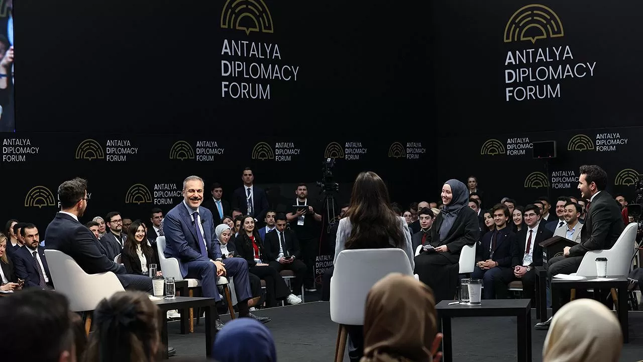Bakan Fidan, gençlerle bir araya geldi!