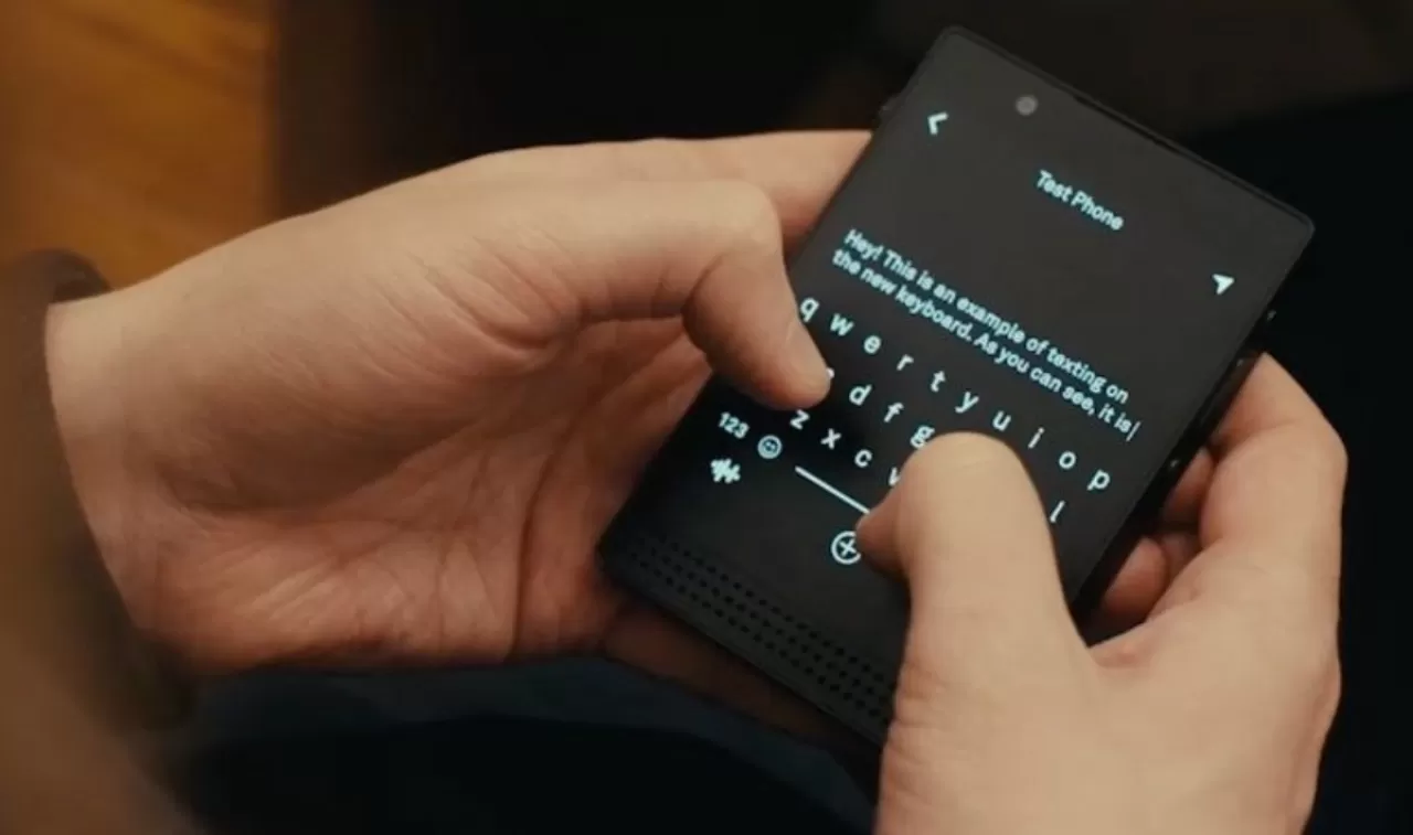 Minimalist tasarımı ve gelişmiş özellikleri bulunmayan Light Phone 3, 799 dolarlık fiyatıyla satışa sunuldu!