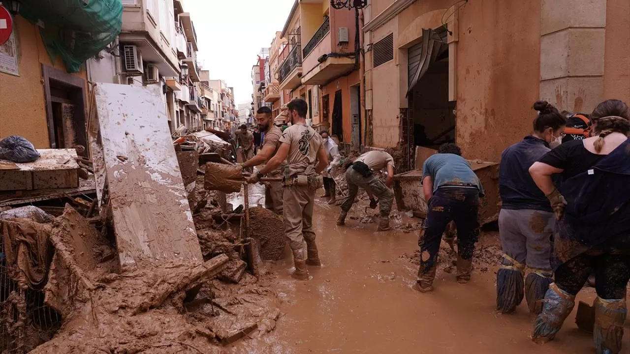 İspanya, yoğun yağmur ve fırtına uyarısında!