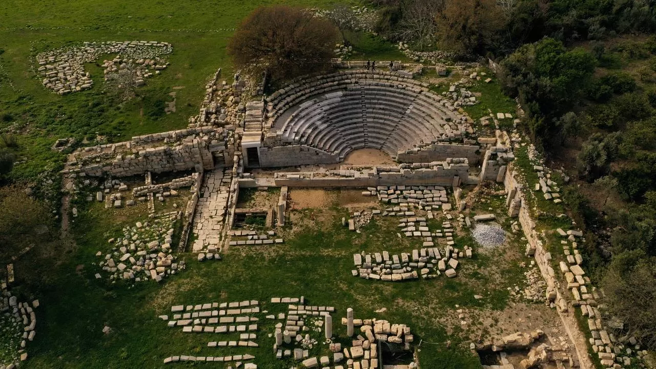 Teos Antik Kenti'nde Restorasyon Çalışmaları Hız Kazanıyor