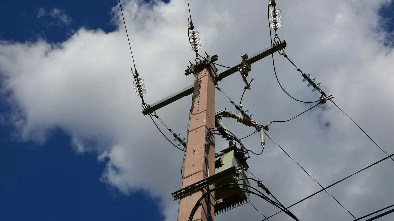 Uşak ilinde 20 Nisan'da planlanan elektrik kesintileri haberleri vatandaşları endişelendiriyor.