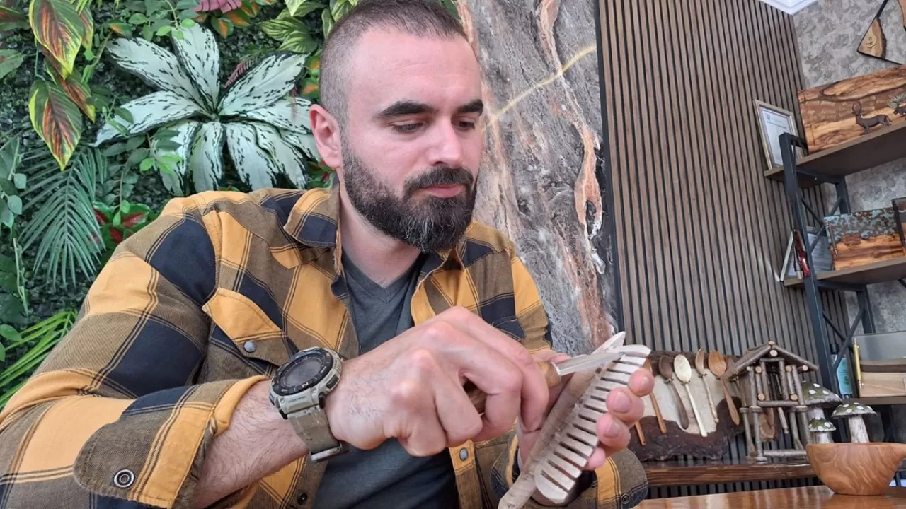 Hobisi işe dönüşen adam, Trabzon'dan yola çıkarak dünyaya açılıyor.