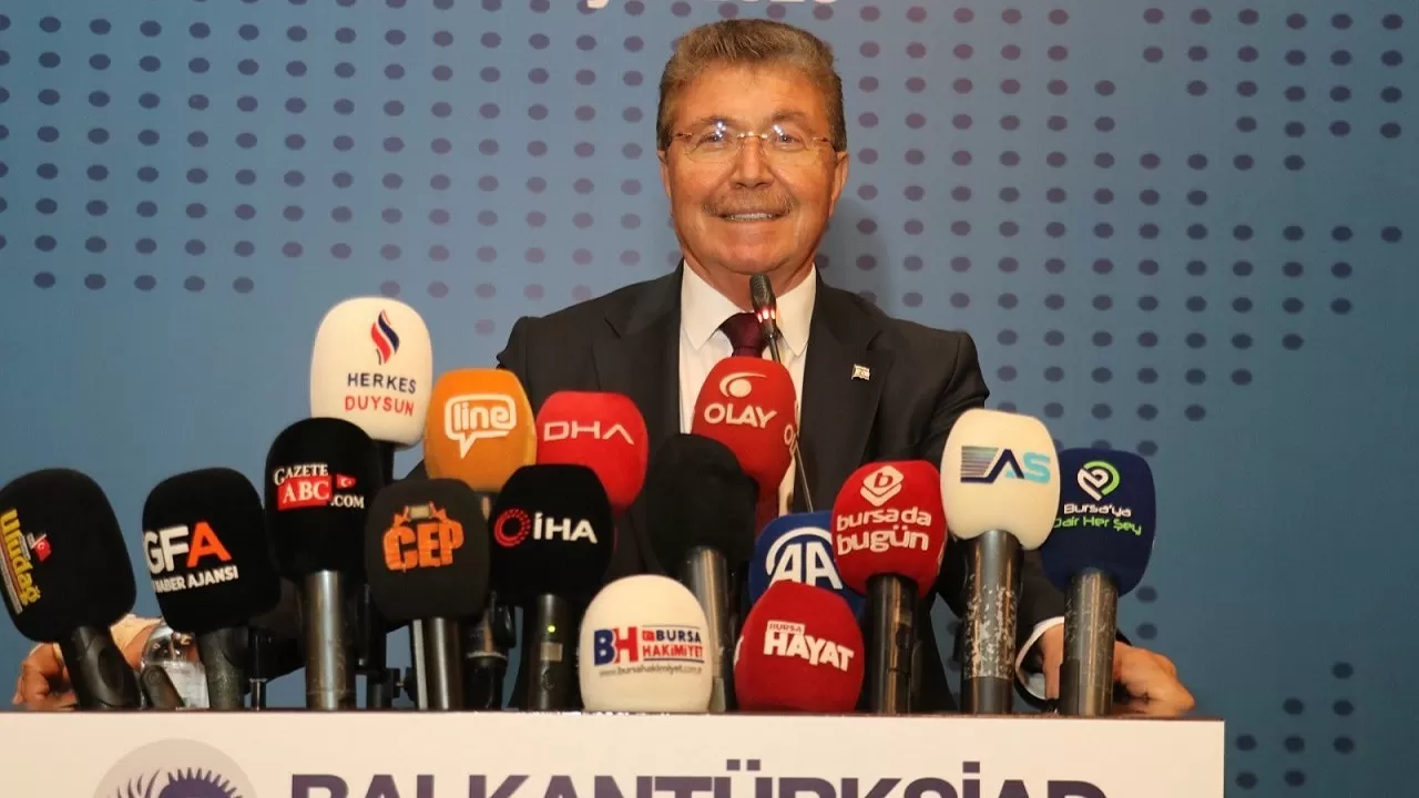 KKKTC Başbakanı Ünal Üstel: 'Yatırımlarını KKTC'de yaparak değerlendirin'