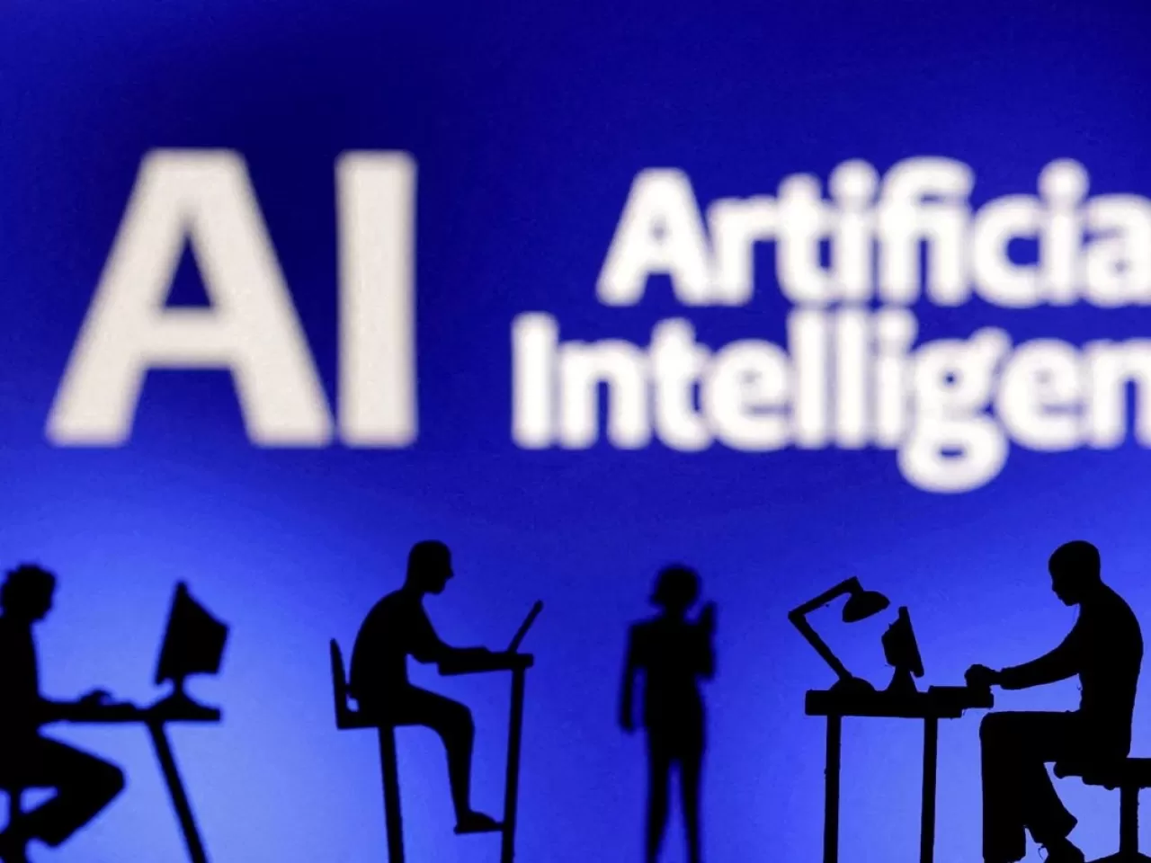 Anthropic Şirketi CEO'sundan Çarpıcı Açıklama: Yapay Zeka, Beyaz Yakalıların Yarısını Ortadan Kaldıracak!