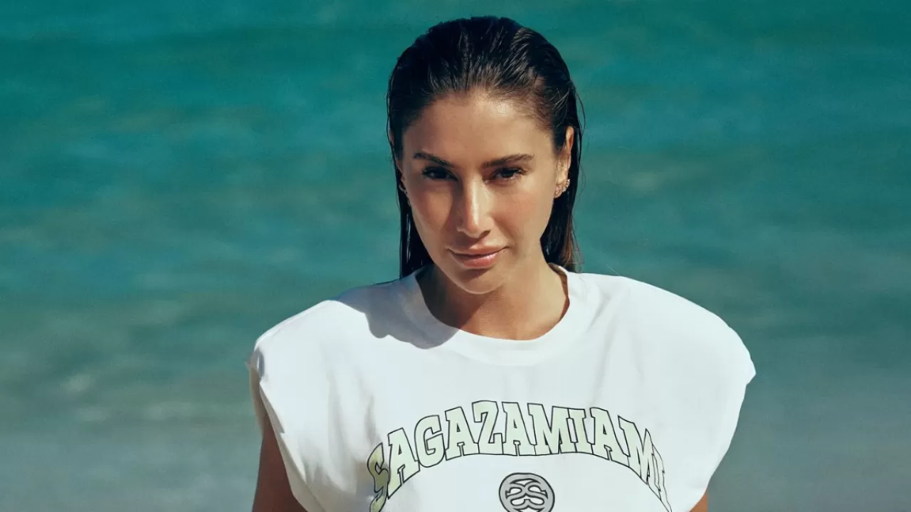 Şeyma Subaşı'nın karın kaslarıyla bikinili pozları