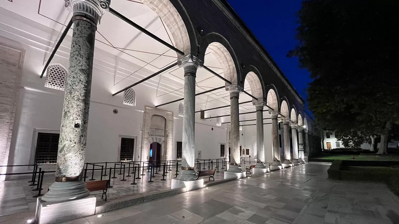 Topkapı Sarayı'nda Akşam Turu Fırsatı: Tarihi Anılarla Dolu Bir Geceye Hazır Olun!