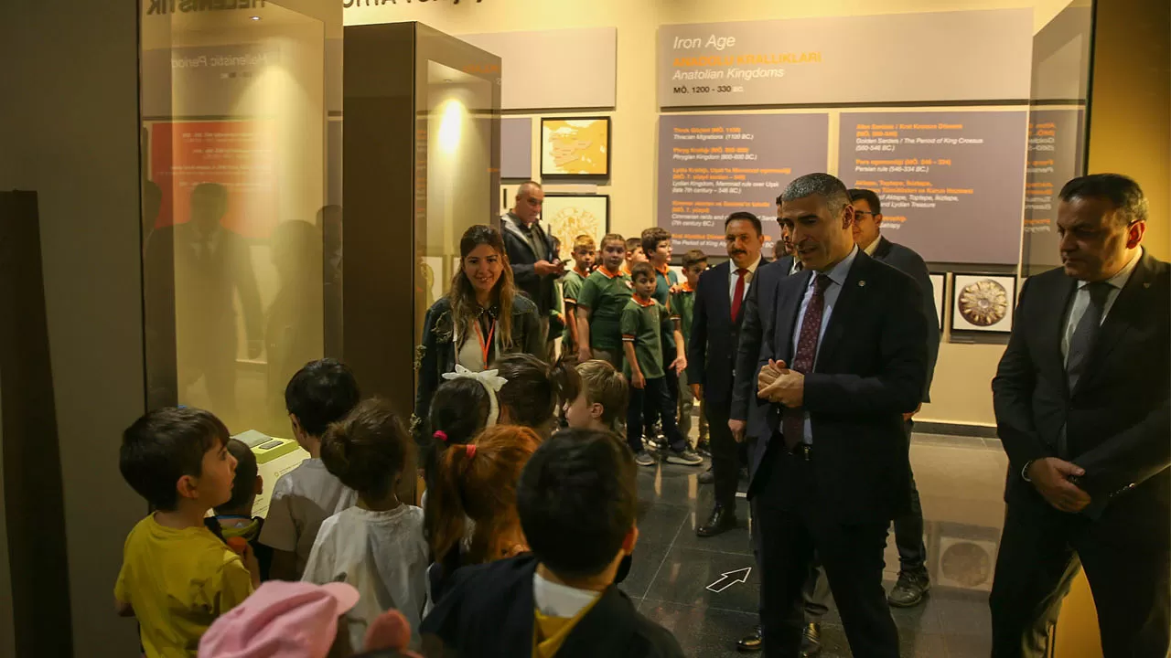 Vali Aktaş, Çocuklarla Birlikte Tarihi Keşfe Çıkıyor