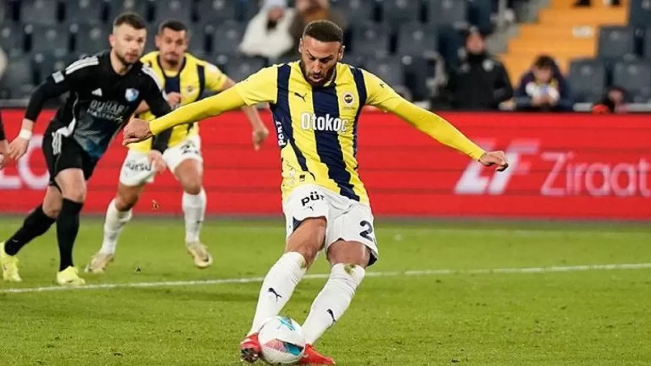 Fenerbahçe'de ayrılık! Milli futbolcu Fenerbahçe'ye veda ediyor!