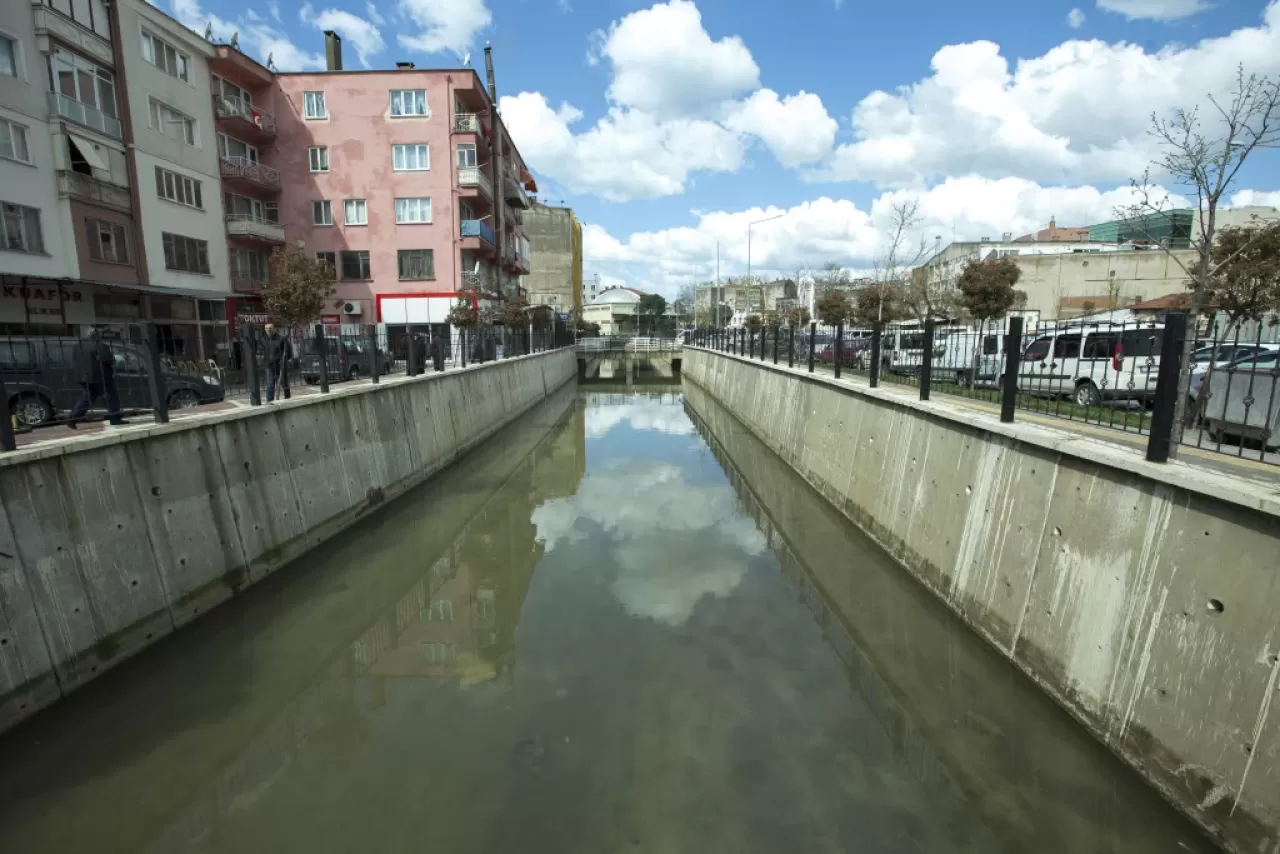 Bursa Gemlik’te, Çarşı Deresi Yeniden Hayata Döndürülüyor, Bunun İçin Büyük Çaplı Temizlik Başladı!