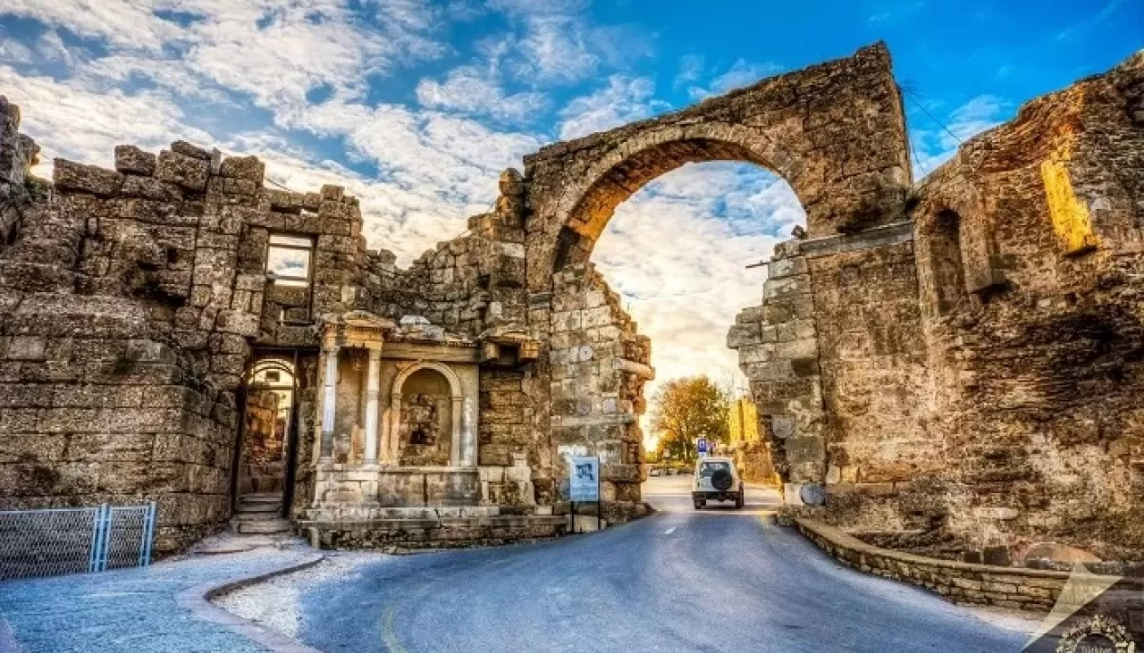 Side Antik Kentindeki Tapınak yeniden Ziyaretçilerini karşılıyor