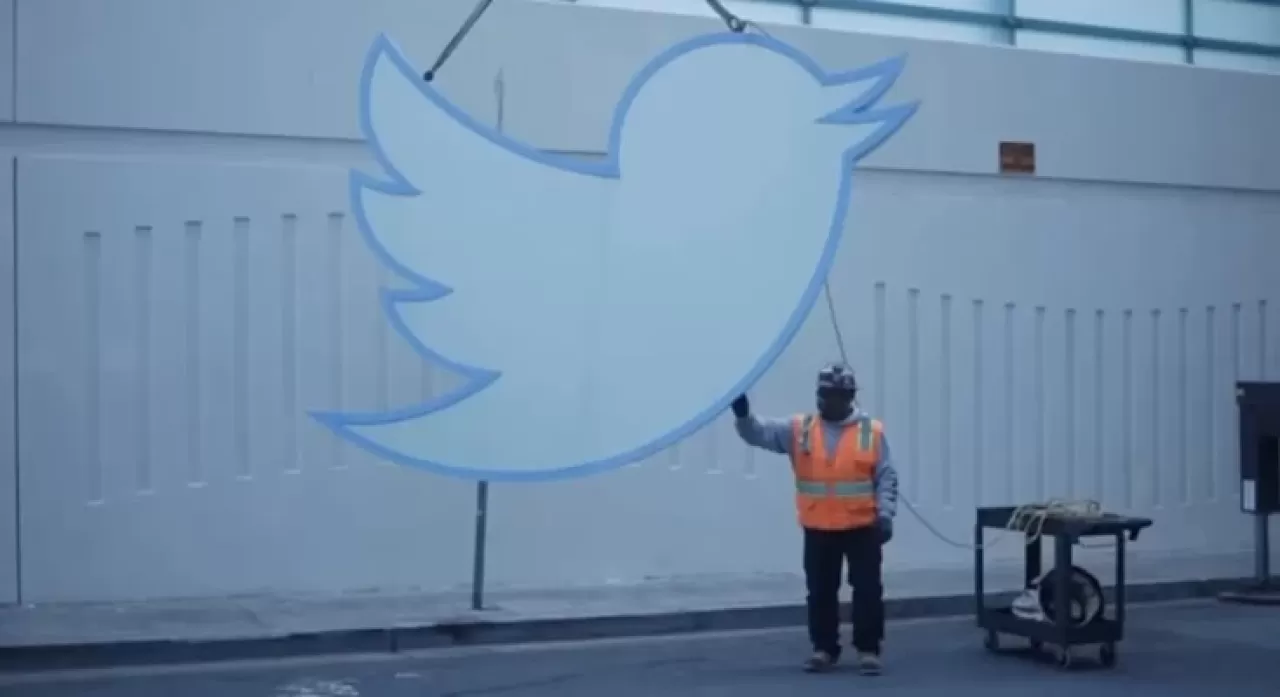 Twitter’ın meşhur dev kuş logosu açık arttırmada