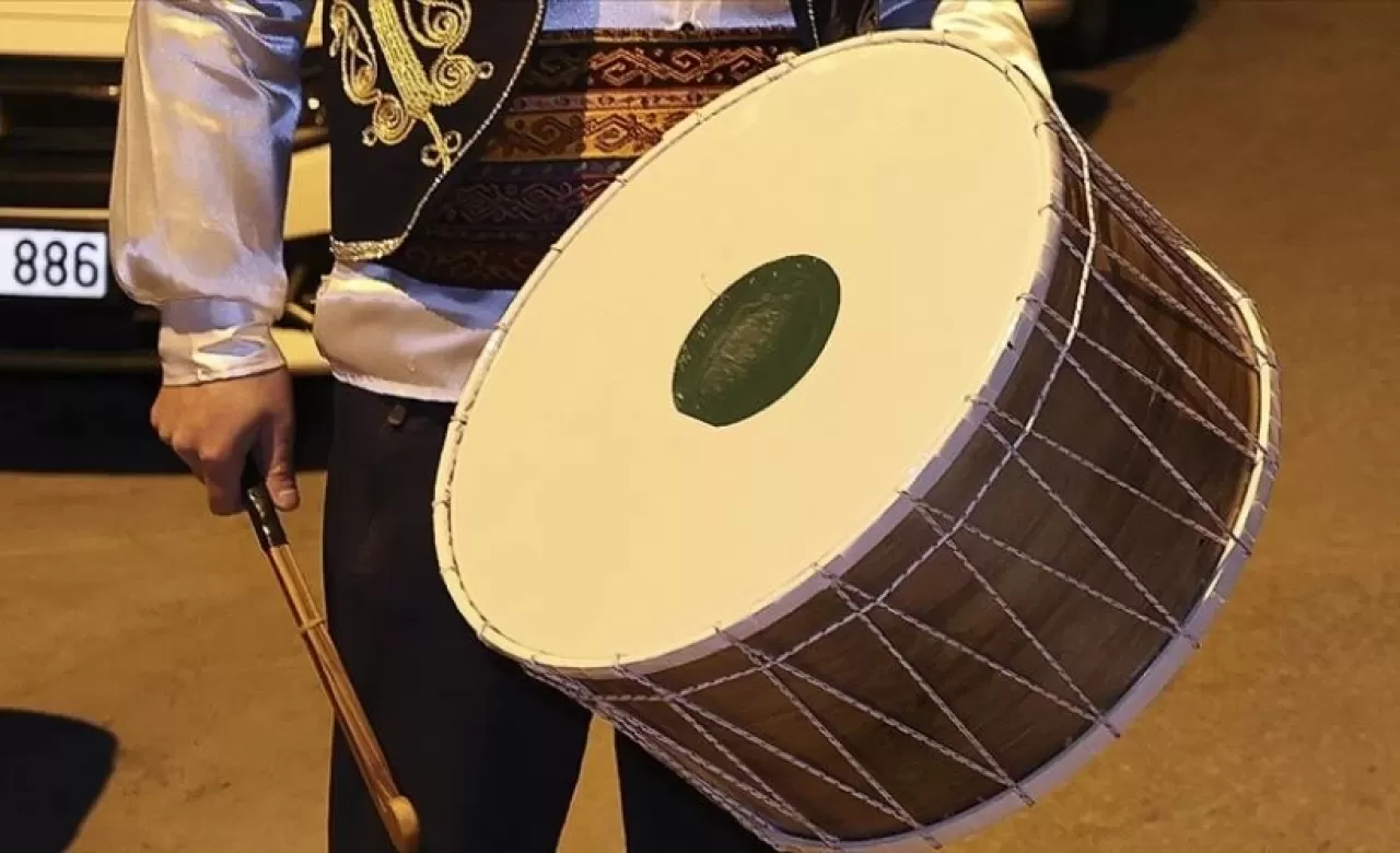 Ramazan Davulculuğu Gençler İçin Ek Gelir Kapısı Oluyor