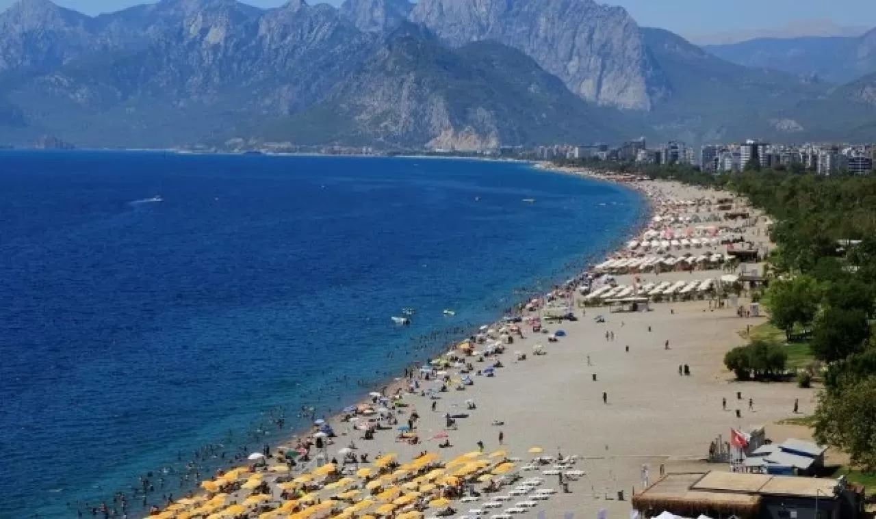 Antalya turizmde amiral batak mı?