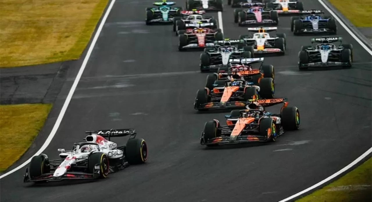 Formula 1 sezonun ilk galibiyeti Verstappen’den geldi