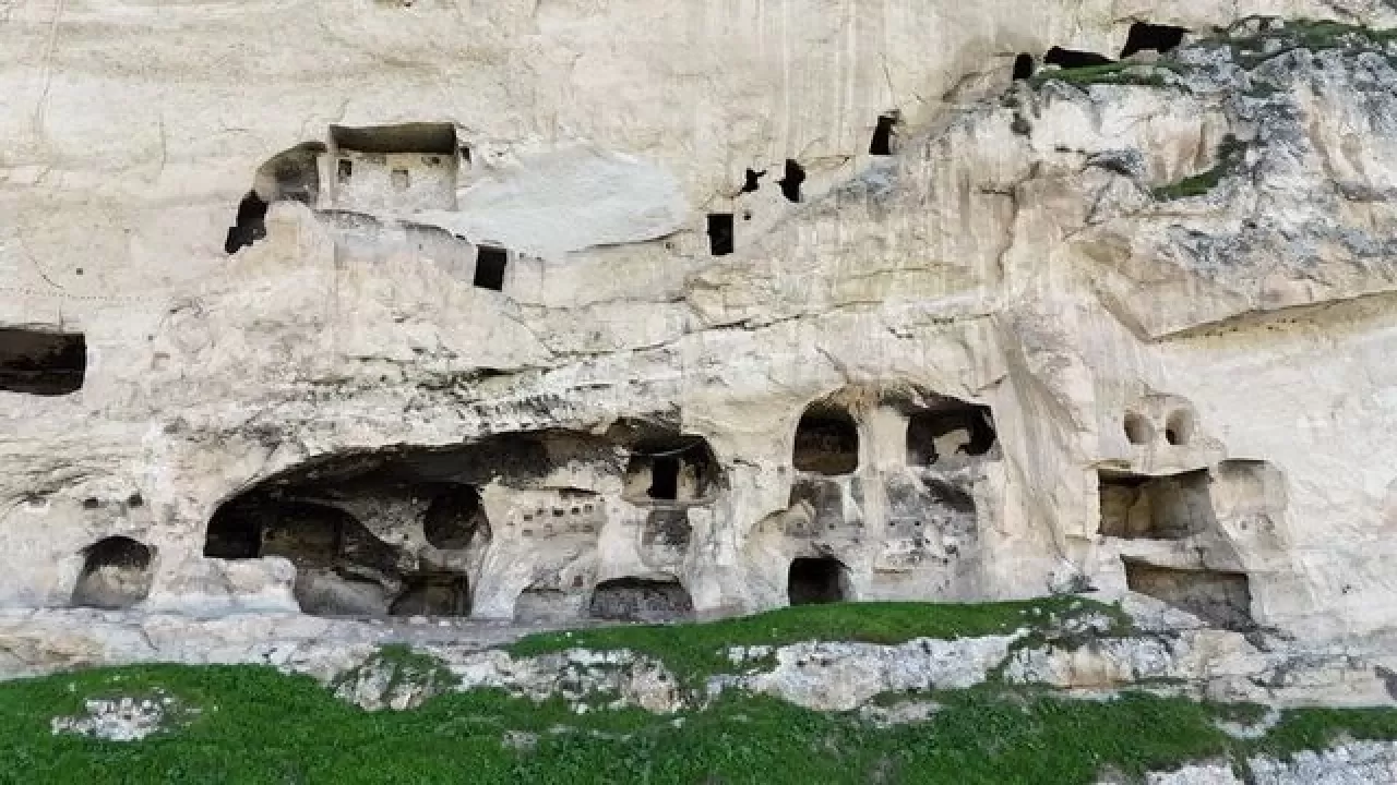 Tunceli’deki Tarihi ‘İn Delikleri’ Turizme Kazandırılıyor!