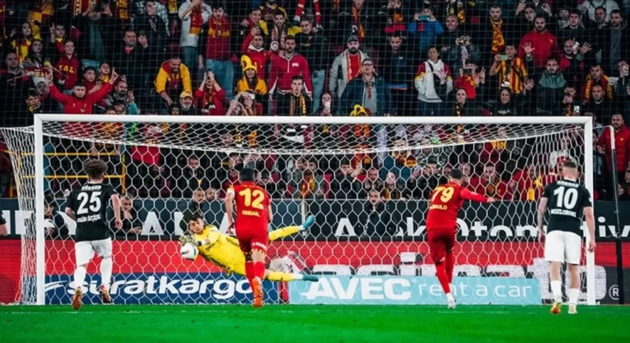 Burak Bozan’ ın performansı maça damga vurdu!