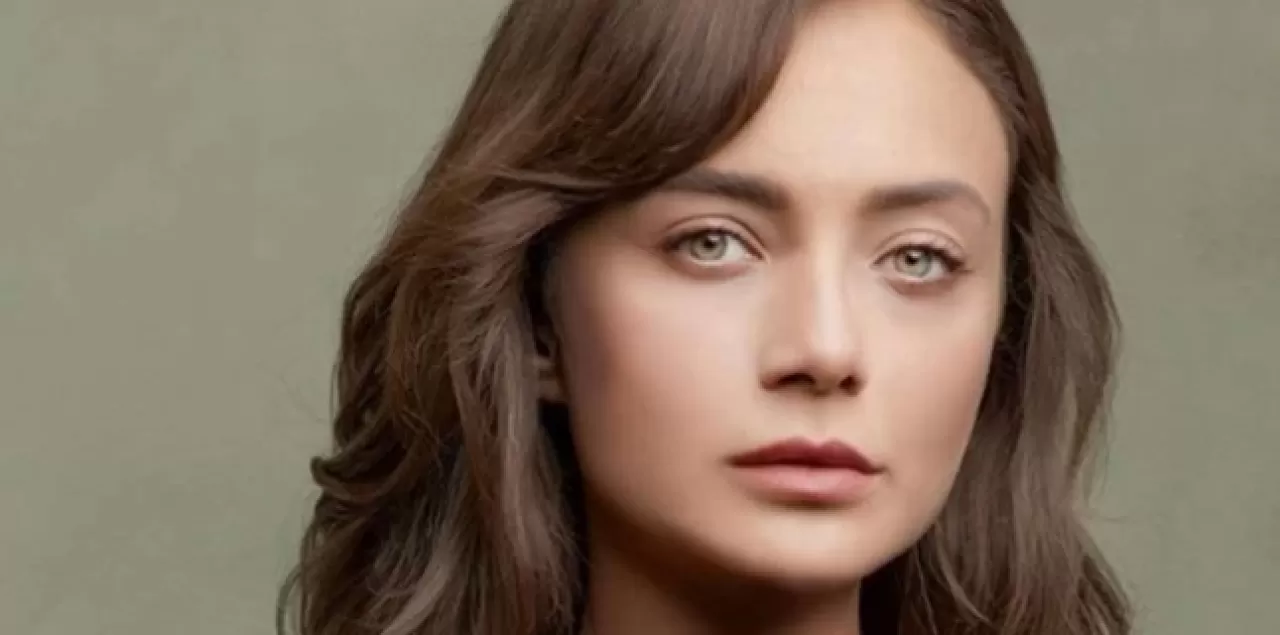Sarp Bozkurt ve Damla Sönmez'in başrollerini paylaşacağı romantik komedi filmi heyecanla bekleniyor!