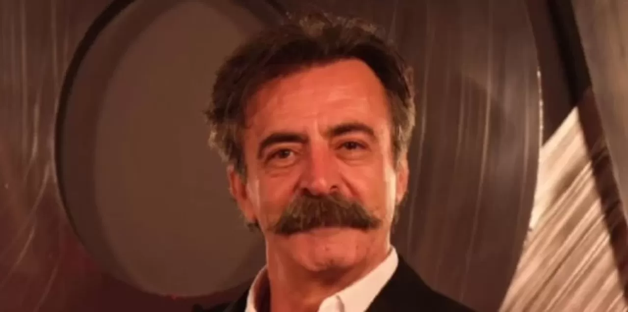 Levent Ülgen, "Çift Kişilik Oda" dizisindeki Çetin karakteriyle izleyicilerle buluşmaya hazırlanıyor!