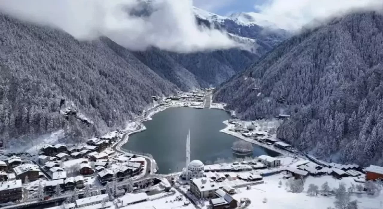 Uzungöl Nisan Ayında Beyaza Büründü!