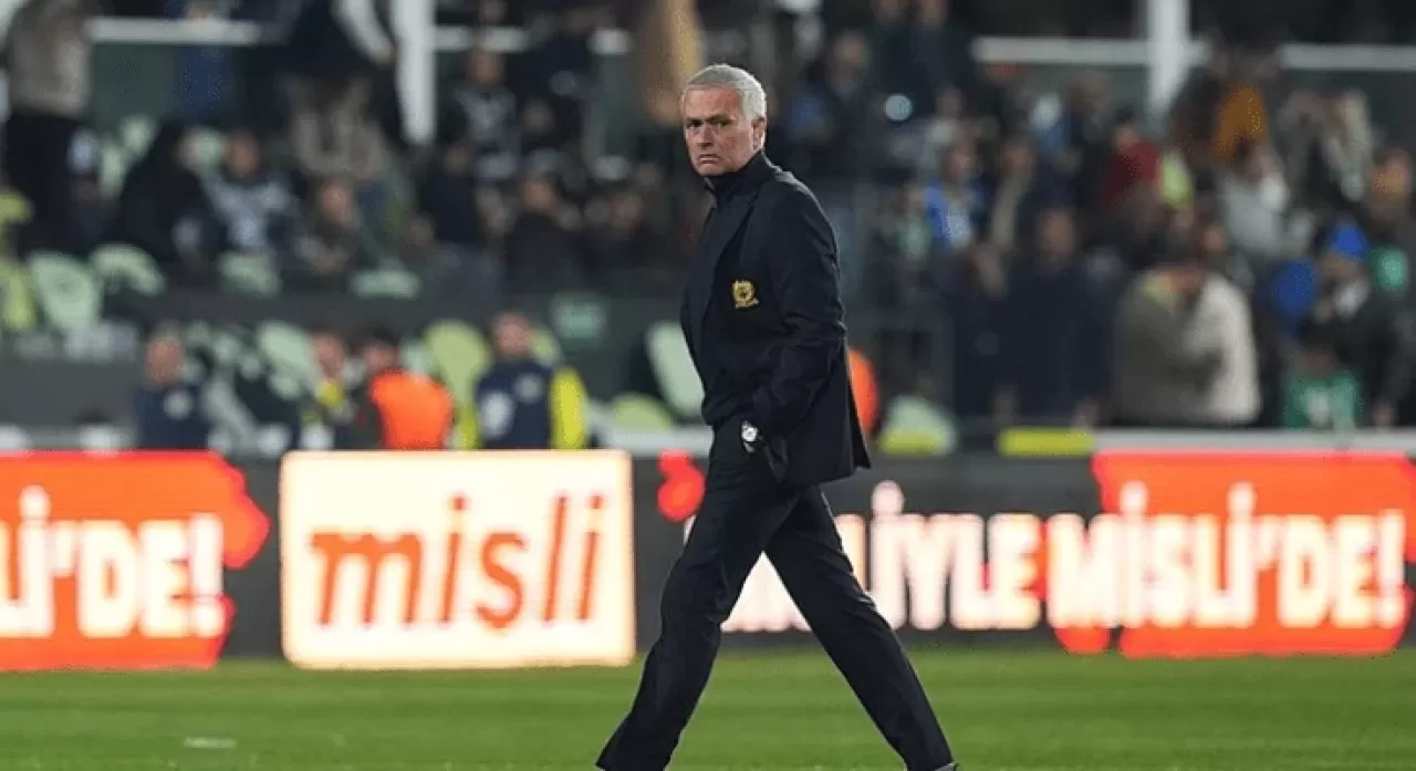 Dünyaca Ünlü Futbolcudan Premier Lig’e Çağrı: “Mourinho’yu Geri Getirin!”