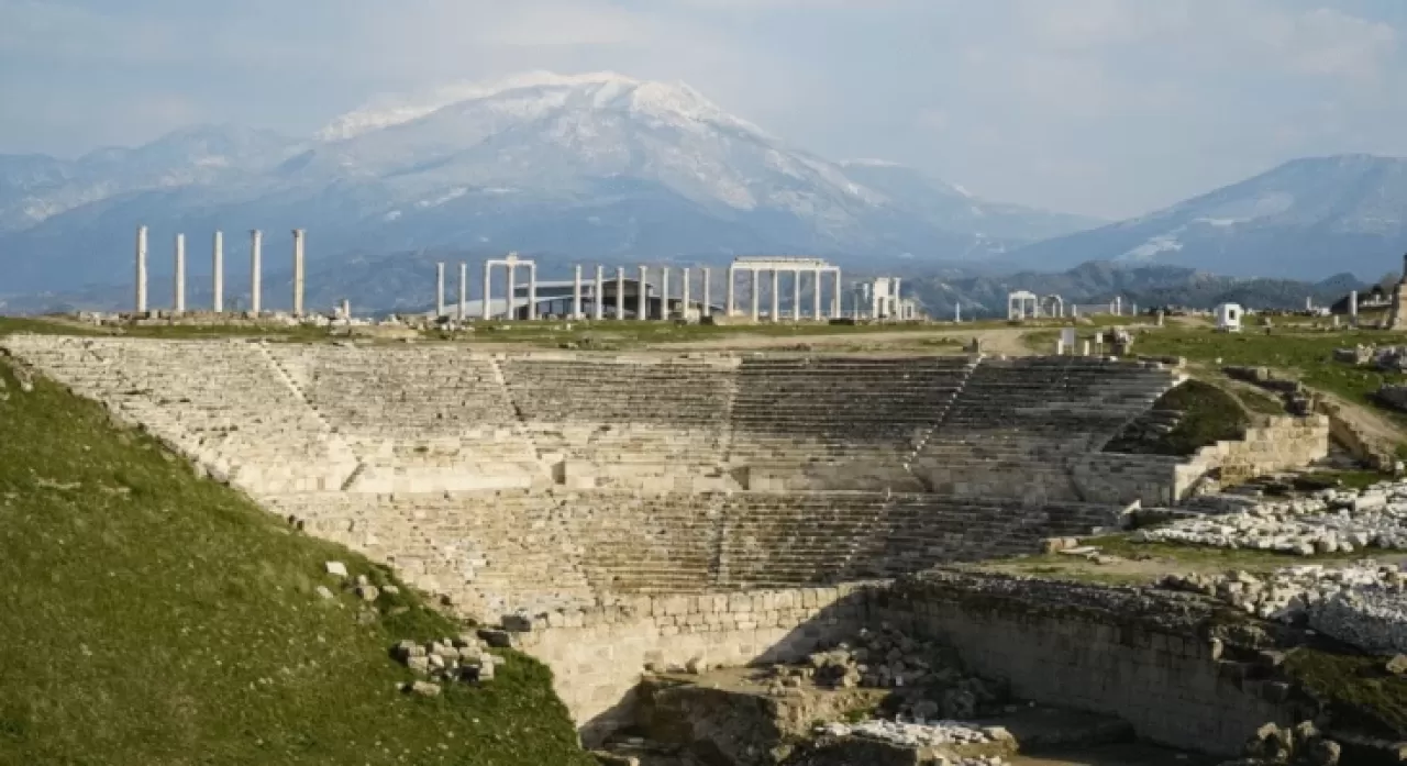 Denizli’deki Laodikeia ve Tripolis Antik Kentlerine Türkiye İş Bankası’ndan kazı desteği