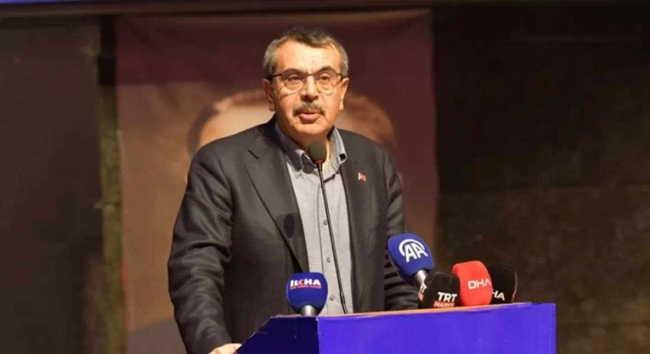 İstanbul’da deprem sonrası 4 okul boşaltıldı!