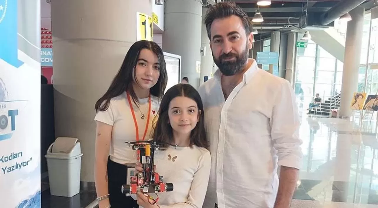 Ailecek Programlama Yaptılar, Başarıya Ulaştılar: 'Kodlama Tutkusunu Lehim Masasında Keşfettiler'
