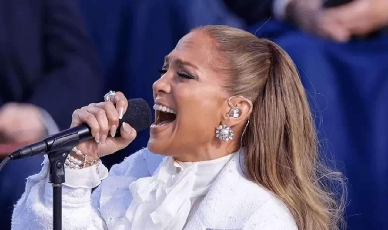 Dünyaca ünlü yıldız Jennifer Lopez’in Antalya konseri için bilet fiyatları iki günde yüzde 37.5 zamlandı. İstanbul konseri için ise biletler henüz satışa çıkmadı.