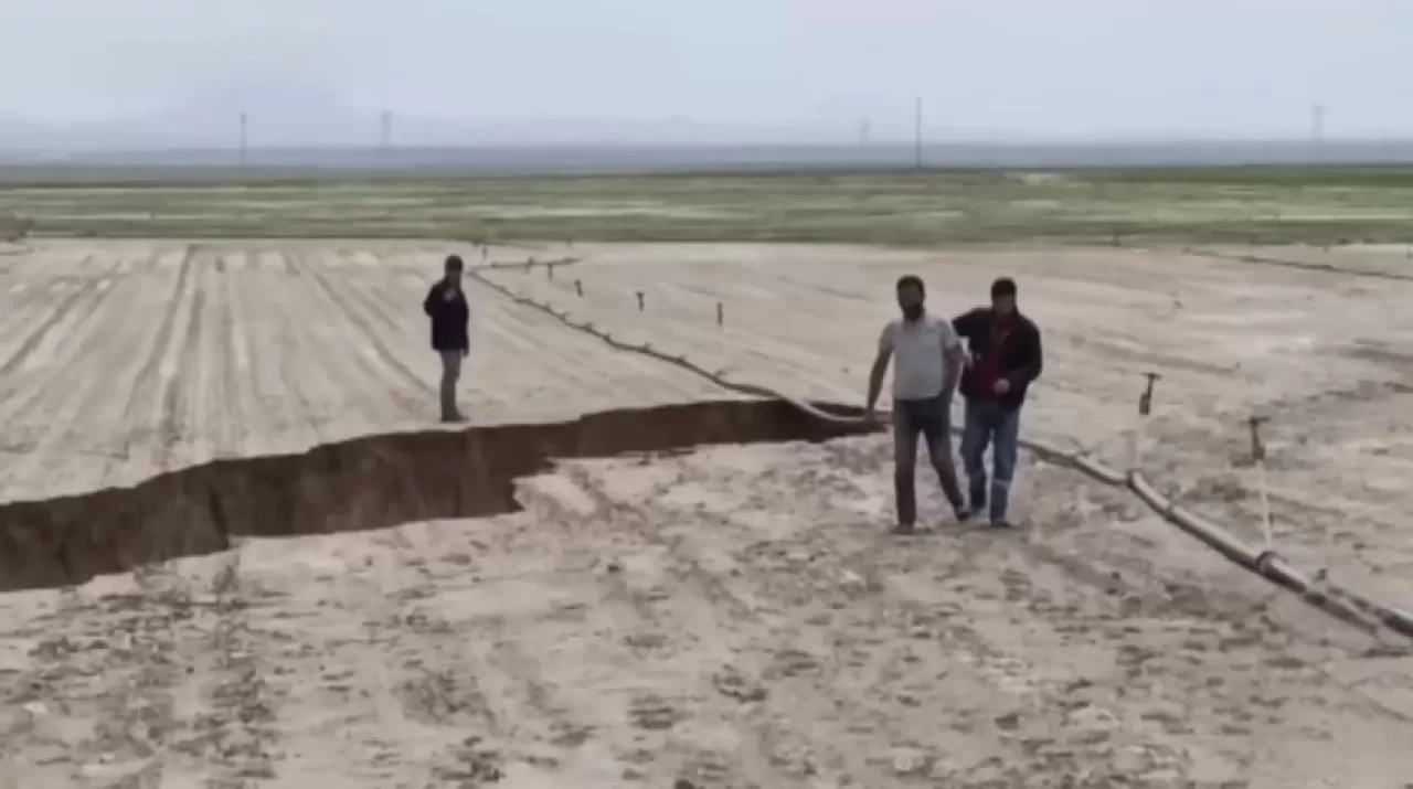 Konya’da obrukların yanı sıra, yüzey yarıkları görülmeye başladı