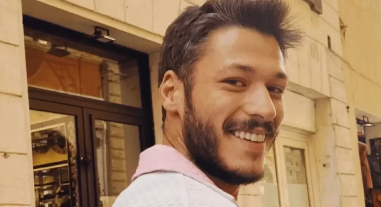 Ünlü oyuncu Kubilay Aka, "pamuk şeker" imajıyla dikkat çekiyor.