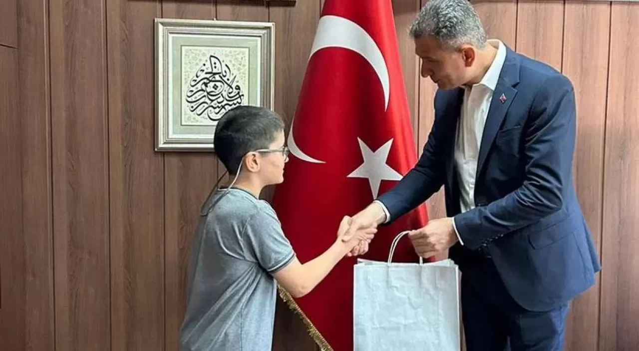 Türkiye Birincisi: Bursluluk Sınavında 500 Tam Puanla Zirveye Çıktı!