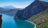 Baharın gelmesiyle birlikte Doğu’da kar eridi Dağların yeşilliği Van Gölü’nün masmavi sularıyla buluştu