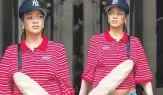 Rihanna’ dan New York’ ta görüntülendi. ” Aşerme stili”