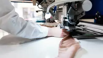 Emeklilik Yaşı ve Prim Süresi Azalıyor! Yeni düzenleme ile emekli olma şartları değişiyor. Siz de kaç yaşında emekli olabileceğinizi ve ne kadar prim ödemeniz gerektiğini öğrenin.
