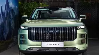JAECOO 7, lüks SUV segmentinde mayıs ayında 226 Bin TL'lik fiyat indirimi ile dikkat çekiyor.