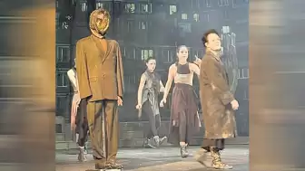 "Medea Material: Türk Tiyatrosu St. Petersburg'da Parladı!"