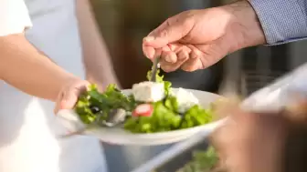 Salatanın İçindeki Mikroplastikler Sağlığımız İçin Risk Oluşturabilir!
