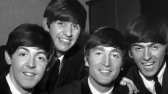 "The Beatles" isimli ünlü grubun hayatını konu alan film için senaryo yazarları belirlendi!