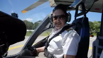 Türkiye'nin Tek Kadın Ambulans Helikopter Pilotu Olarak Görev Yapıyor