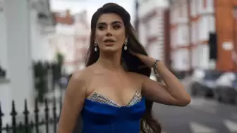 Eski manken Ebru Şancı, iddialı kıyafetleriyle gündemde