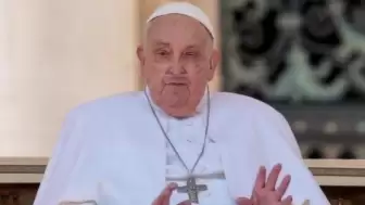 Papa Francis hayata gözlerini yumdu