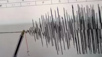 İran’da Deprem: 5 Büyüklüğündeki Sarsıntı Halkı Sokağa Döktü