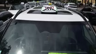 Fransa Genelinde Taksi Şoförlerinden Eylem: Ulaşımda Aksamalar Yaşandı