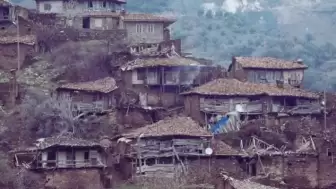 Haritada Bir Hayalet Gibi Duran Köy: Fısıldayan Sessizlik, Kaybolan Hatıralar!