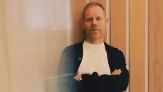 Max Richter İstanbul’a Geliyor: Caz, Sinema ve Protesto Bu Yaz Harbiye’de Buluşuyor