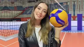 Milli voleybolcu Zehra Güneş takım gecesine katıldı. Gecede tarzıyla çok beğenildi